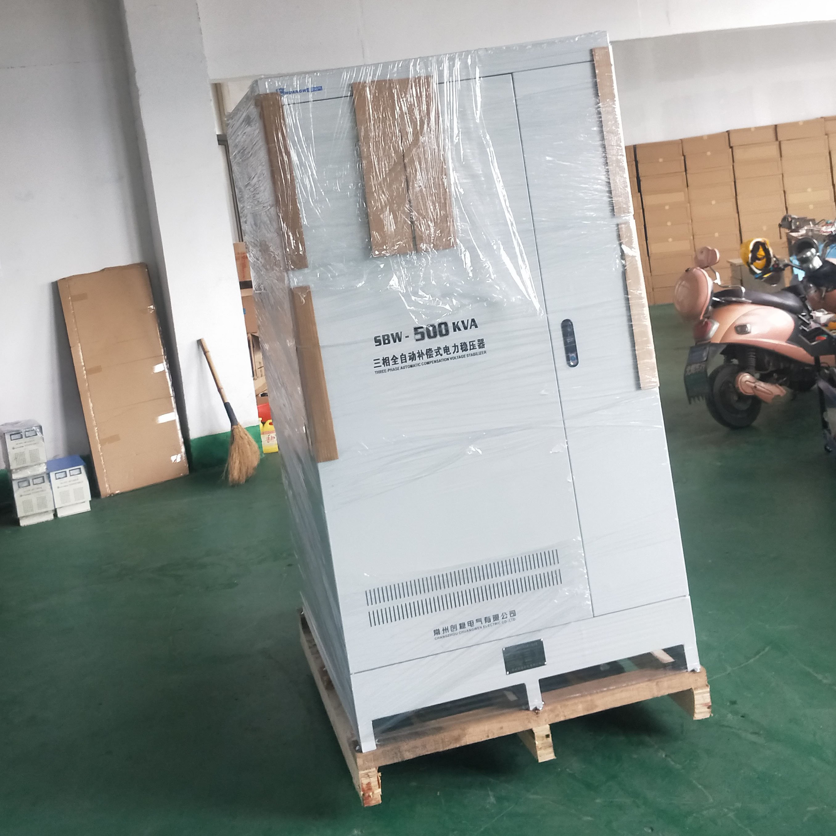 三相高精度穩(wěn)壓器價(jià)格